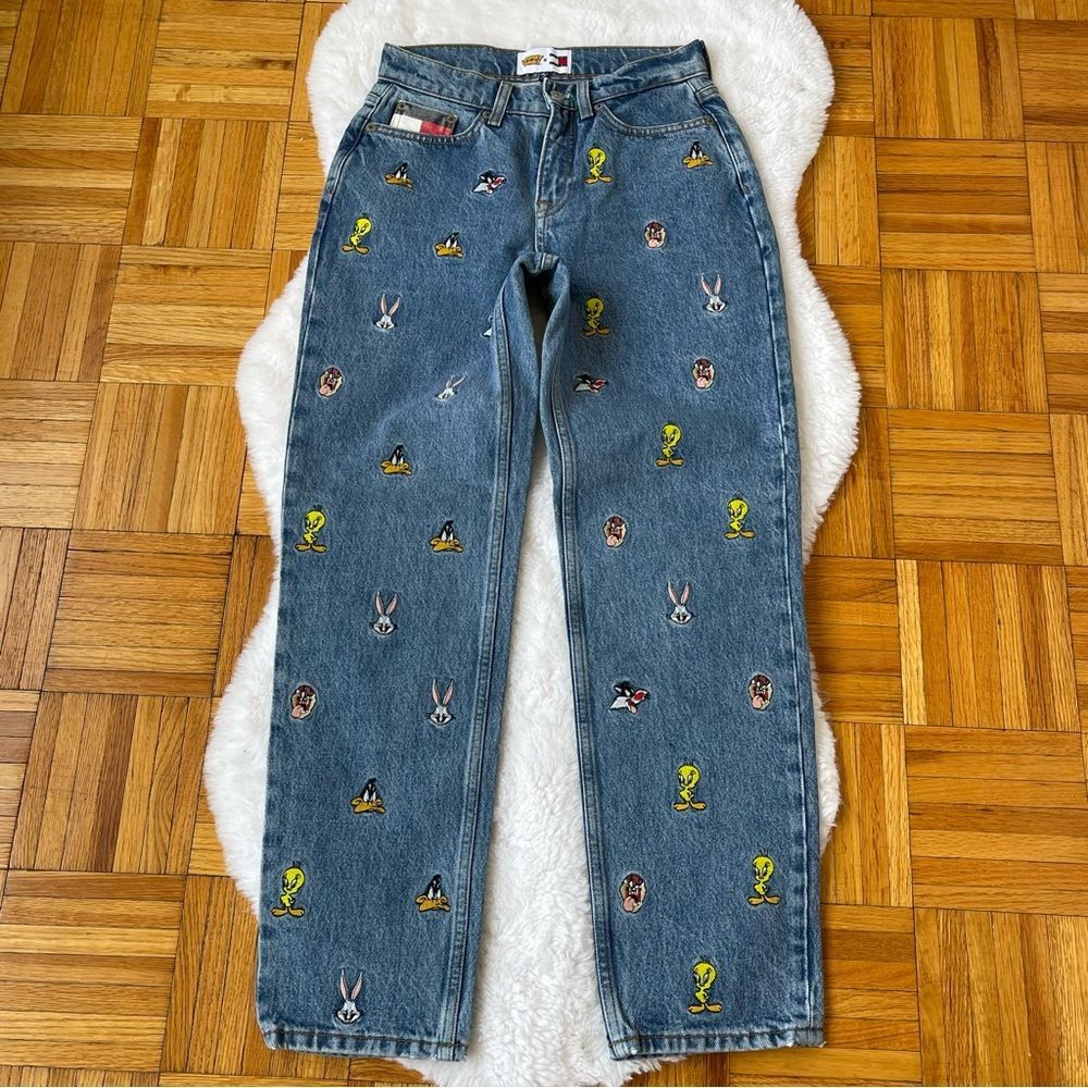 RARE Tommy Jeans x Looney Tunes Embroidered High Rise Jeans - Size 25/32 - Picture 4 of 16